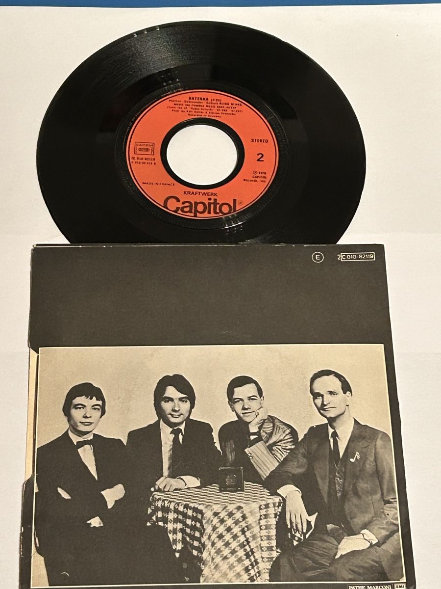 Dischi in vinile: Kraftwerk. 1976. Radioactivity – Usato da Faulensee venduto da Mizuno06 1