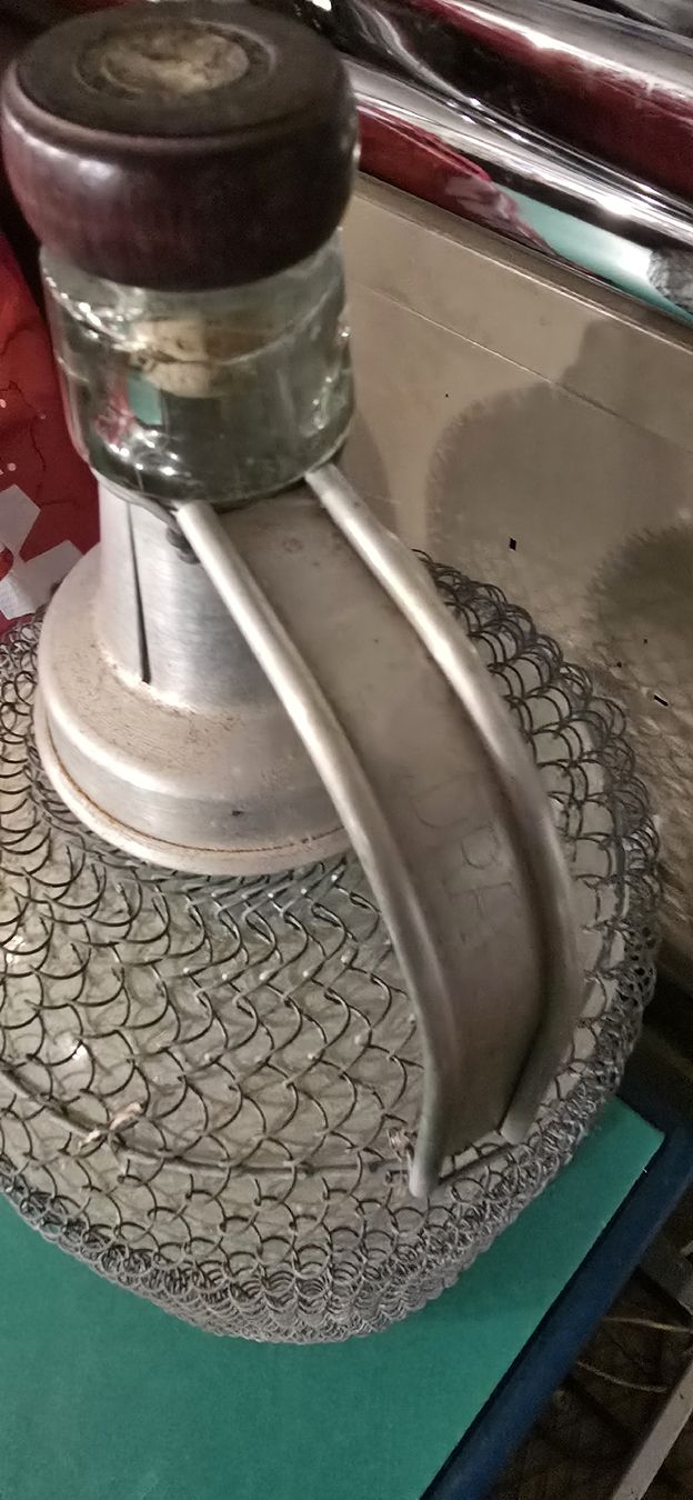 Bottiglie: Antike Flasche mit Drahtgeflecht – Usato da Basel venduto da Jcva 6