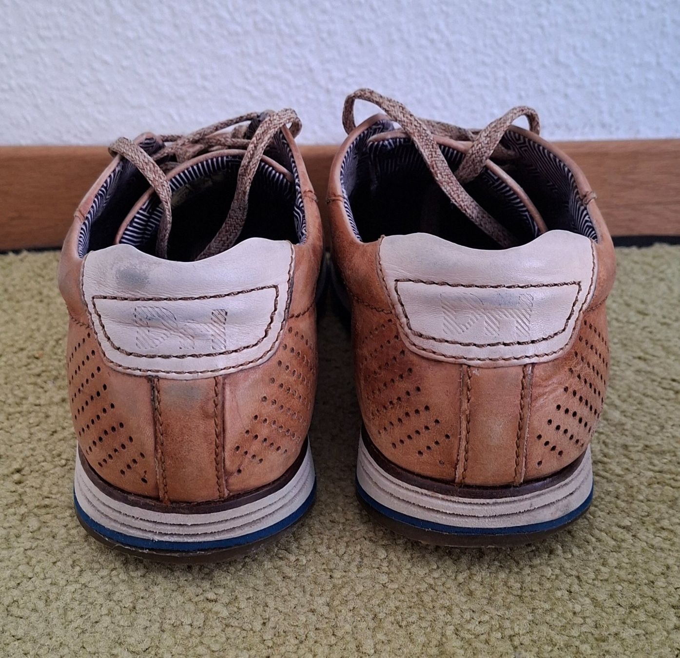 Scarpe da uomo: Leder-Sneaker von DANIEL HECHTER Grösse 43 – Usato da Feuerthalen venduto da kigo87 2