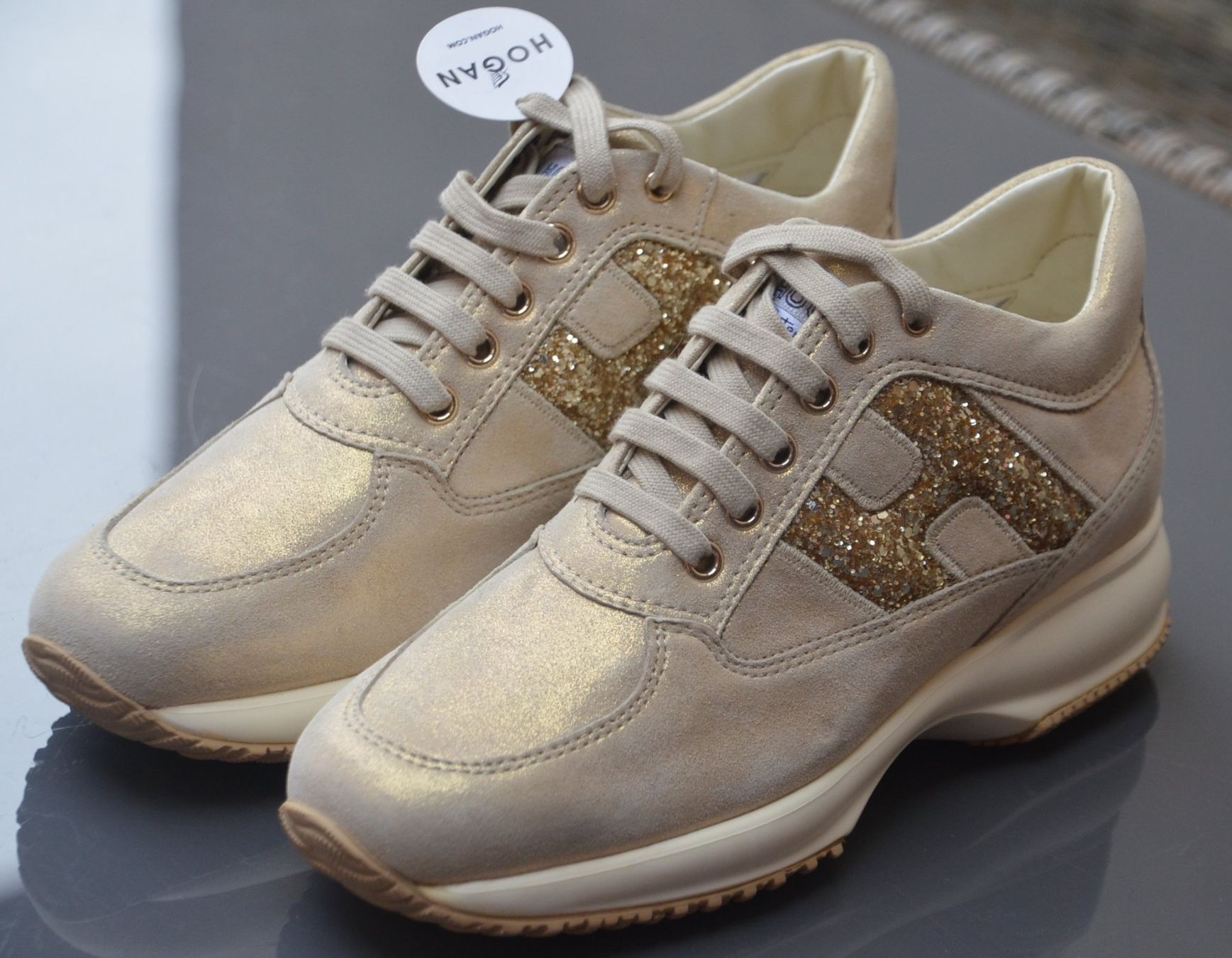 Hogan Scarpe per ragazze: Hogan Sneakers  .35 – Nuovo (secondo la descrizione) da Collonges venduto da arashee 1