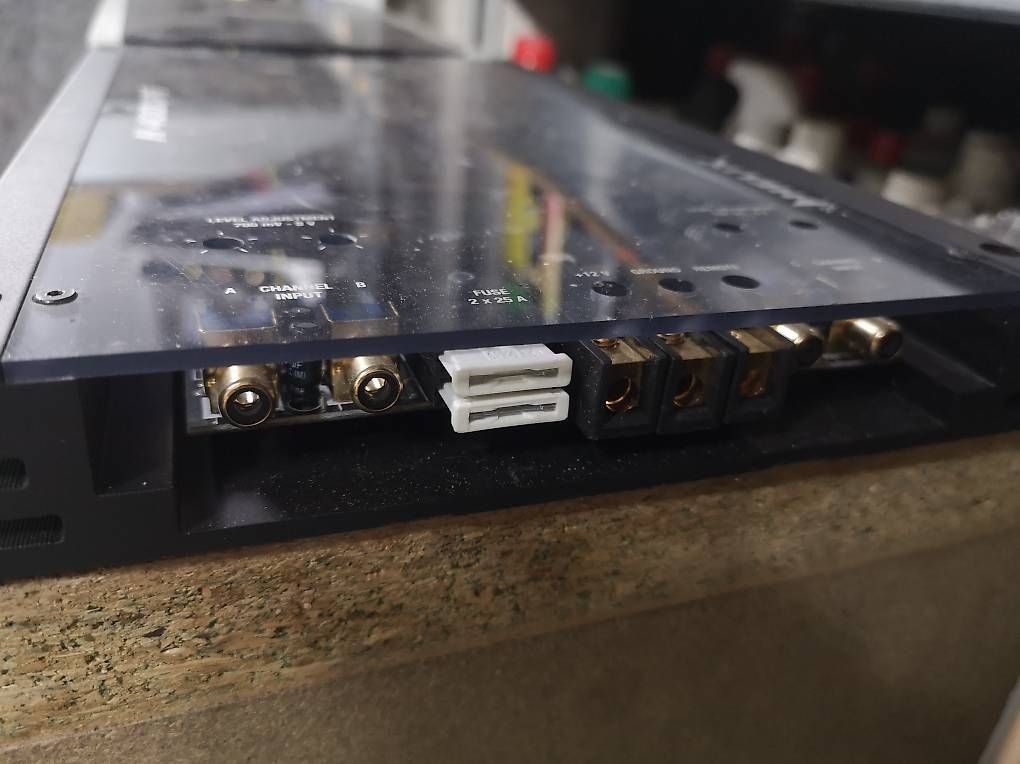 Helix Amplificatori: Helix H400 Esprit – Usato da Chaumont venduto da Fredcox13 3