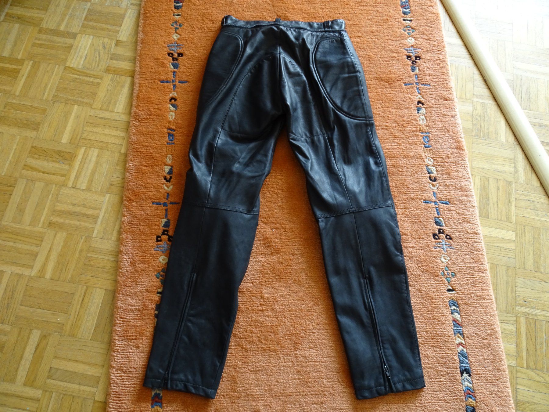 Dainese Pantaloni: Motorrad Lederhose – Usato da fehraltorf venduto da Ospirou 1