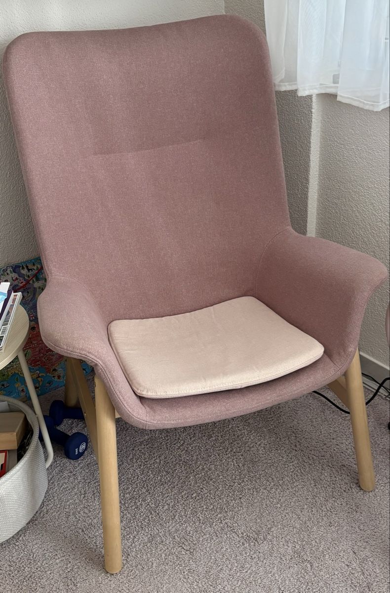 Ikea Poltrone: Ikea Vedbo Sessel rosa – Usato da Zofingen venduto da SaraMay
