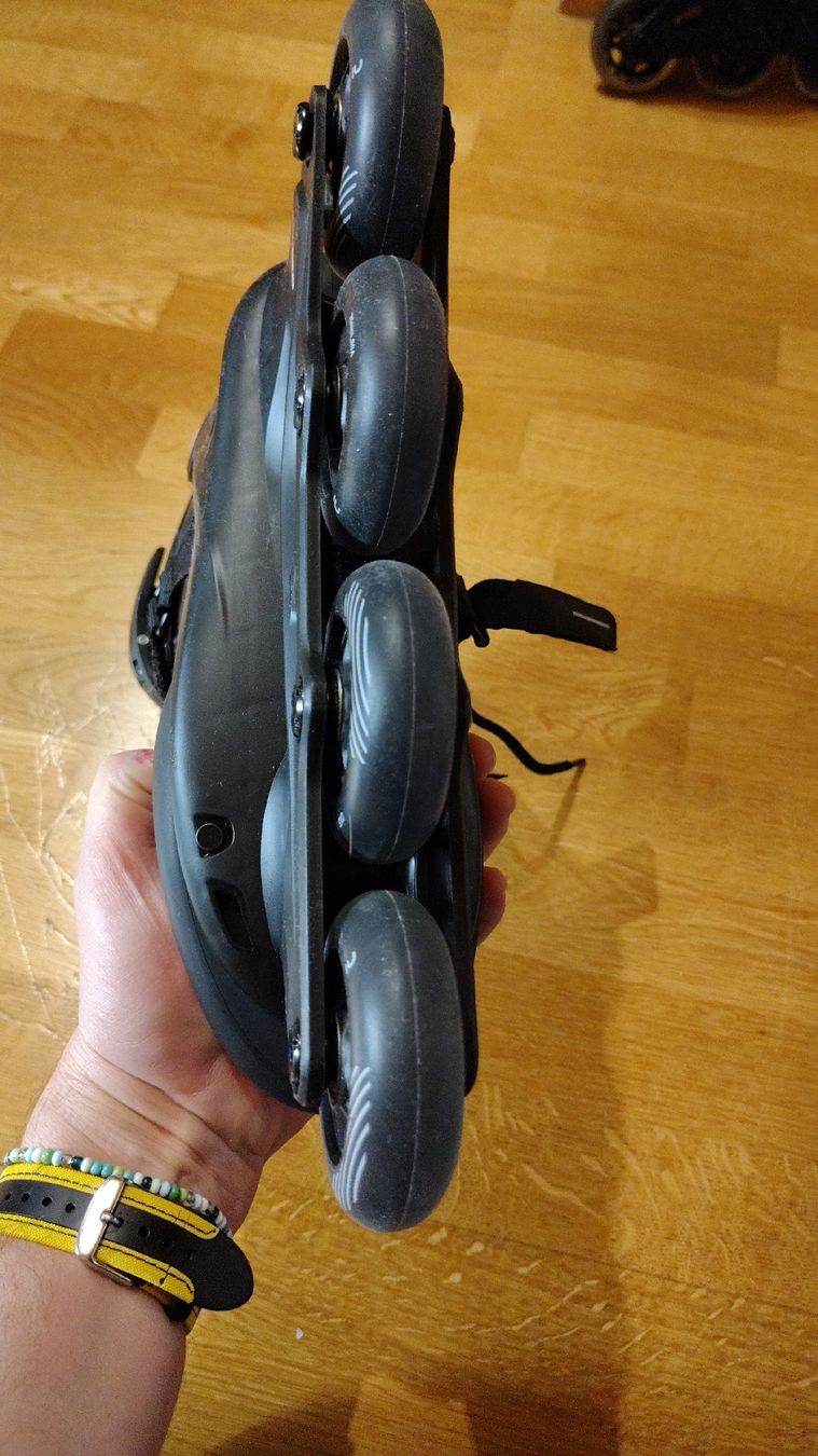 Pattini in linea & Pattini a rotelle: Rollers patins neuf ! – Nuovo (secondo la descrizione) da Chernex venduto da ced_zt5y 1