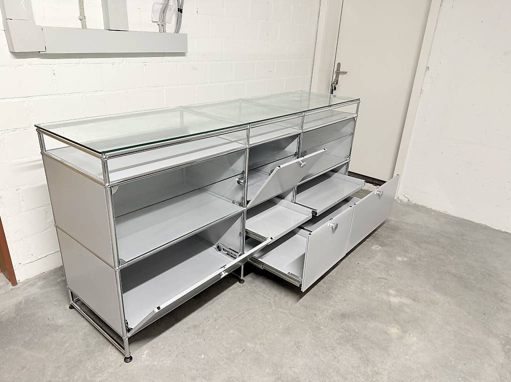 USM Cassettiere: USM Haller Sideboard Mattsilber Mit Glas TOP PREIS – Usato da Dietikon venduto da Kumar_Occasionen 3