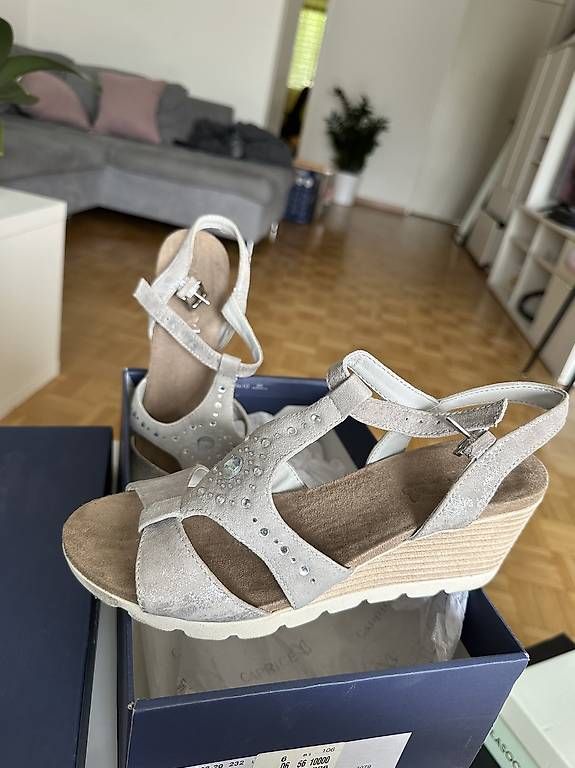 Scarpe da donna: Caprice Leder-Keilsandaletten 39 – Usato da Zürich venduto da Vtrende 2