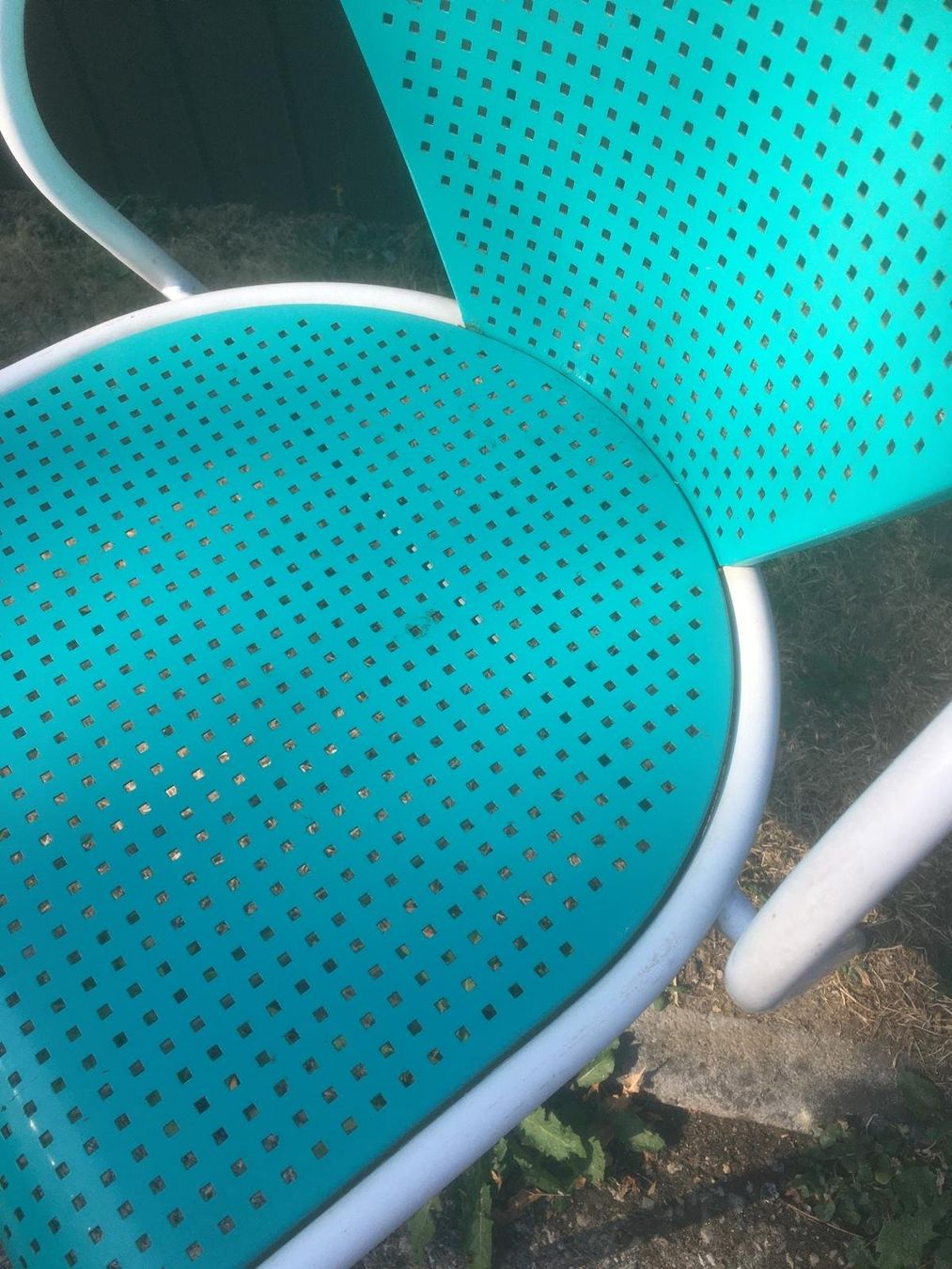 Sedie: Lot de 4 chaises empilables turquoise et blanc – Usato da St-Barthélemy VD venduto da trak98p 4