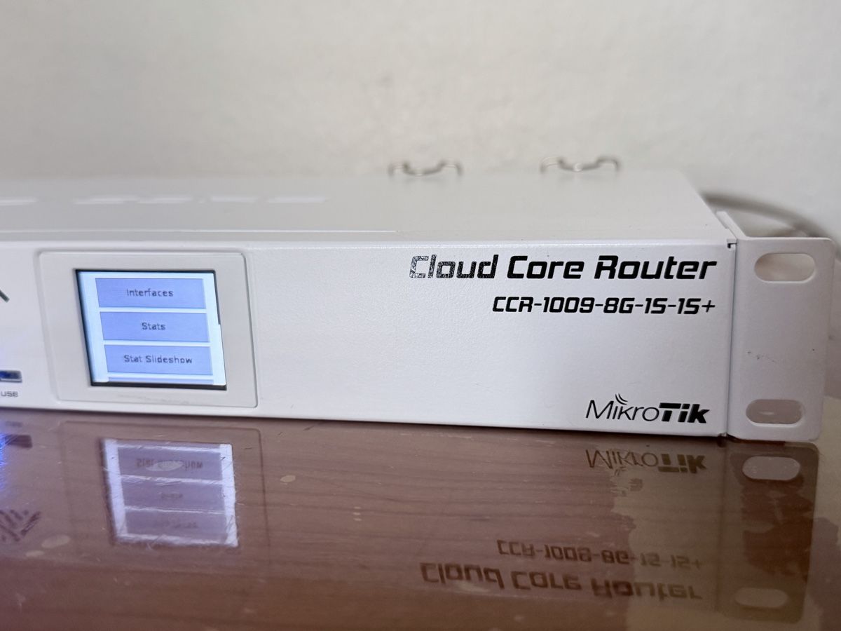 Modem & Router: MikroTik Cloud Core Router CCR-1009-8G-1S-1S+ – Usato da Zürich venduto da semi16 3