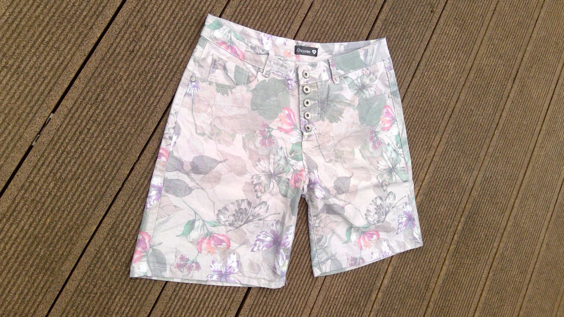Pantaloni: Bermuda beiges & motifs fleurs CHICORÉE, taille 40, NEUF – Nuovo (secondo la descrizione) da Agiez venduto da chouchanelle 2