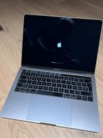 Apple MacBook Pro Space Grau guter Zustand gebraucht