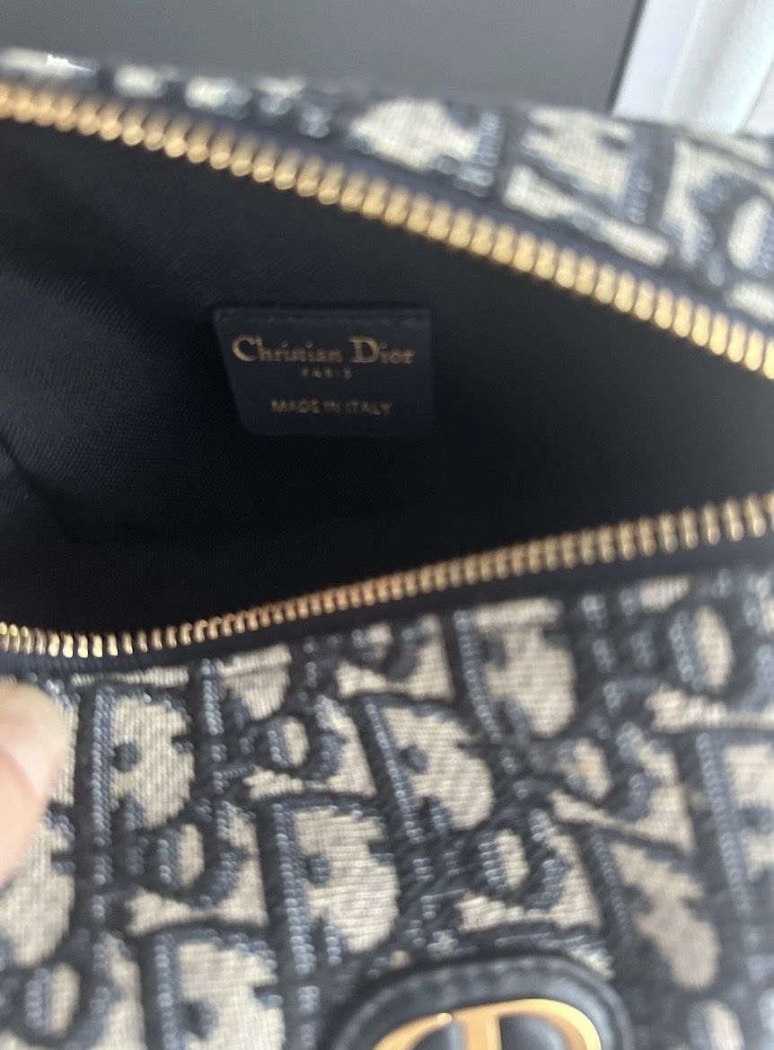 Dior Custodie per cosmetici: Dior 30 Montaigne Vénus Pouch Makeup Bag – Nuovo (secondo la descrizione) da Schlieren venduto da ann_nmz5 4