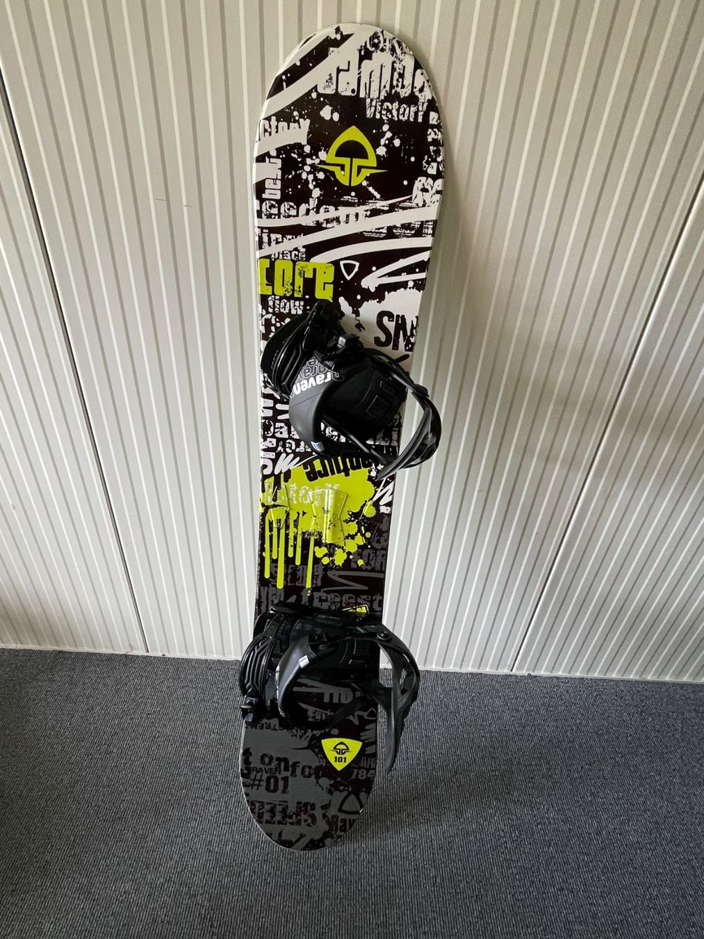 Board: Raven Snowboard mit Bindung und Tasche – Usato da Naters venduto da xandi-vs