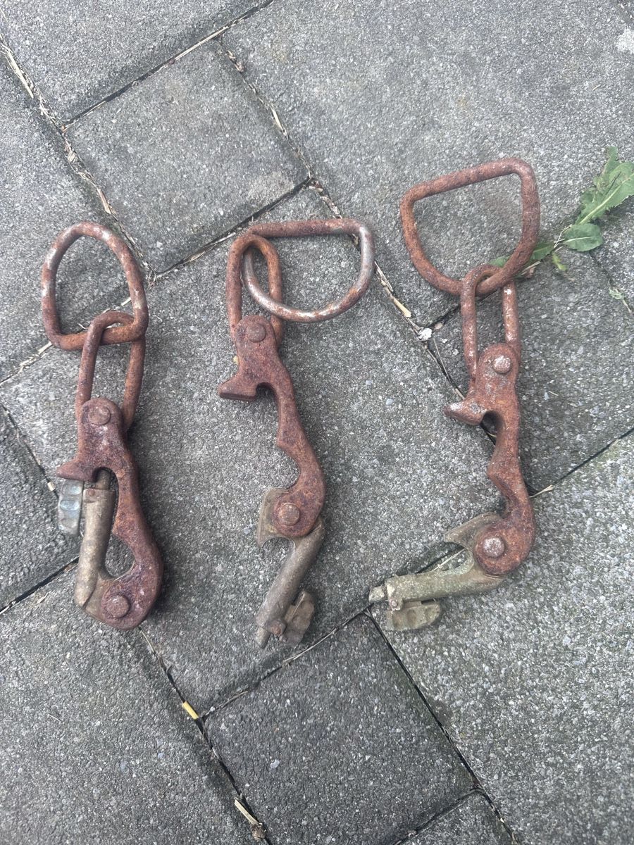 Attrezzatura da arrampicata: Sicherheitsverschluss fürs Halsband – Usato da Zwillikon venduto da Jill26