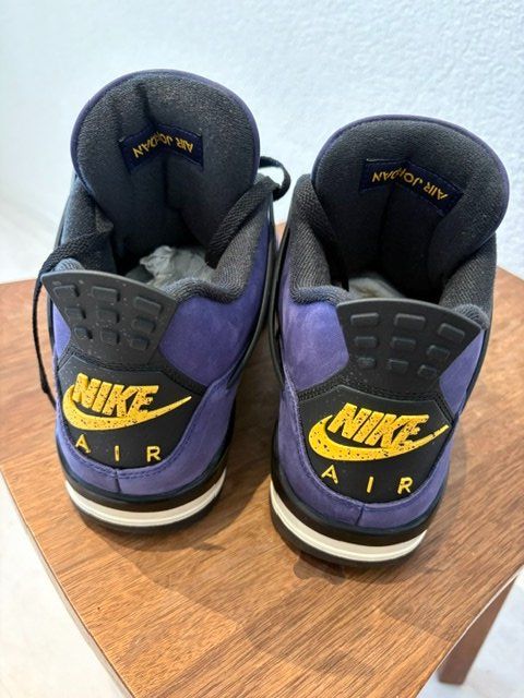 Nike Herrenschuhe: Nike Air Jordan 4 Retro – Neu und originalverpackt aus Neuchâtel von man_h9fp 3