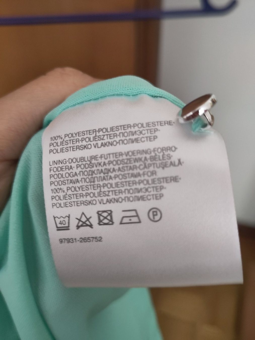 T-shirt: Türkis Shirt – Usato da Zürich venduto da Saf12 1