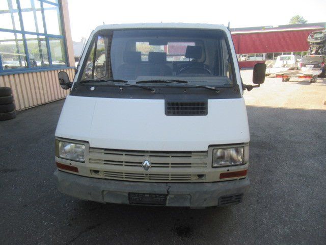 Renault Veicoli commerciali: Renault Trafic 2.2 Benzin 95PS Picup Oldtimer – Usato da Grolley venduto da Qayer 2