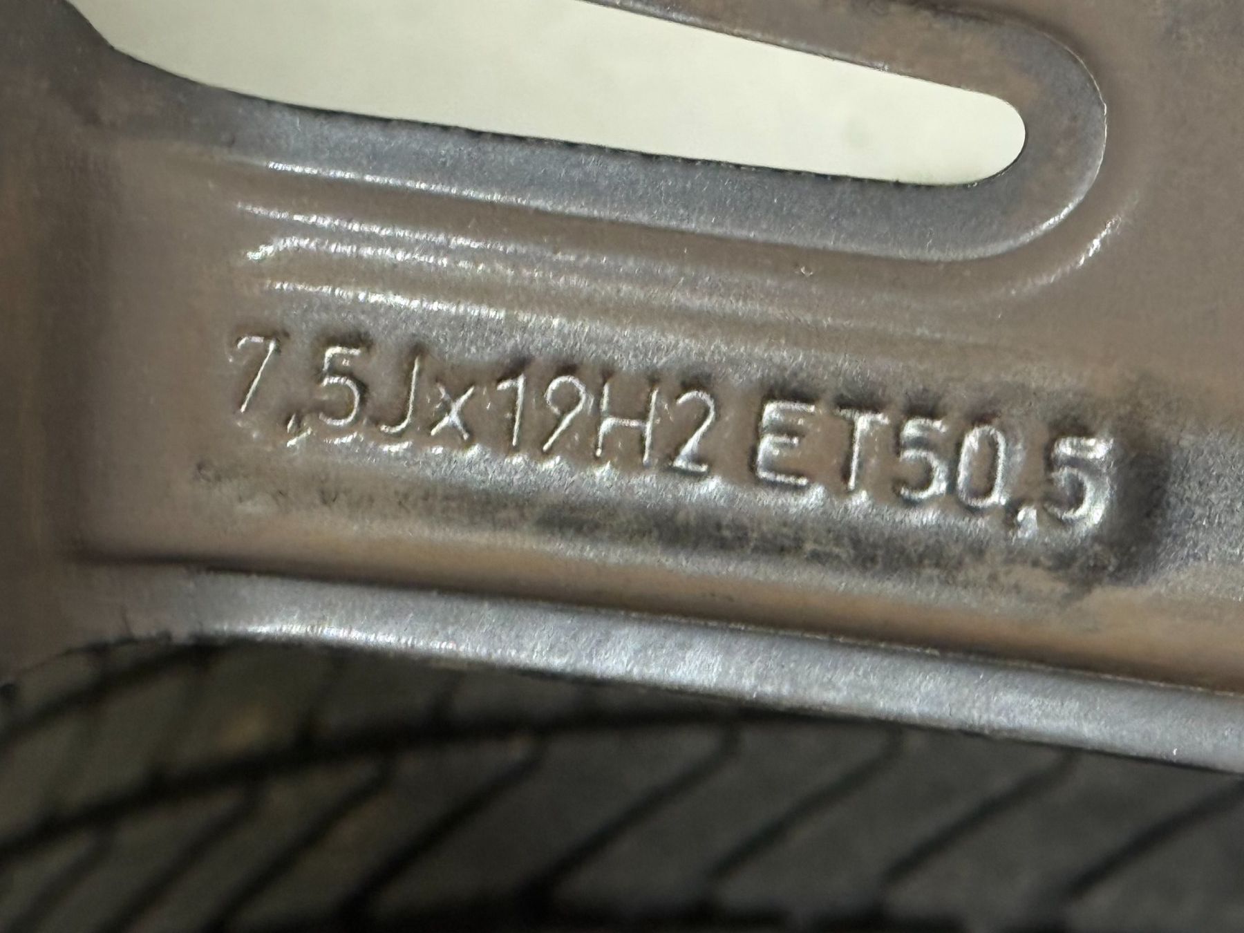 Volvo Pneus & Roues: Volvo original Winterräder 19" – D'occasion à Amsoldingen par 242GT 5