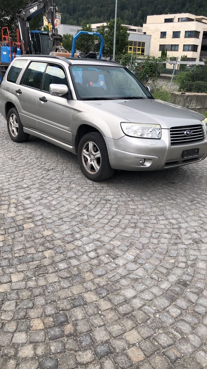 Subaru Autos: Subaru Forester 2.0X 4WD Handschaltung mit Untersetzung – D'occasion à Chur par rme_lm9j 1