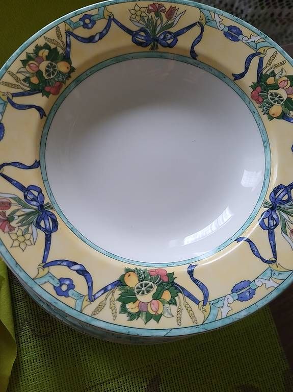 Set di piatti: Kostbares Service von V&B  – Usato da Kriens venduto da Aschada 4