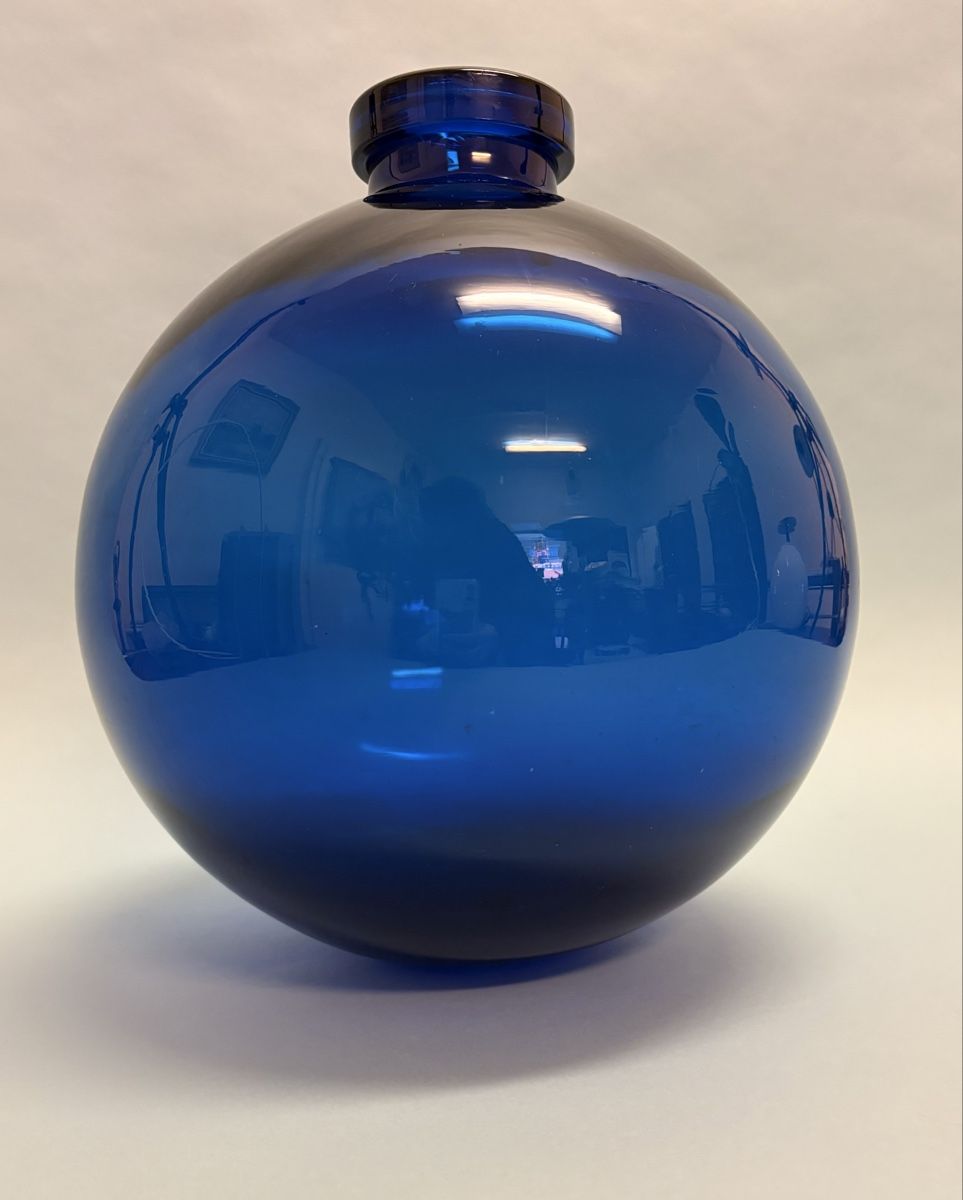 Vasi & Recipienti: Blaue Vintage Kugelvase aus Glas – Usato da Zürich venduto da timeless.tones 3