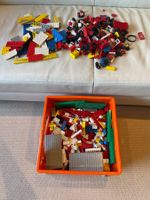 Grosse Box mit Lego Teilen aus 70er Jahre