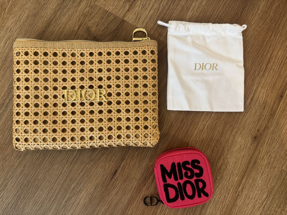Dior Custodie per cosmetici: Dior Necessaire 2026 Neu! – Nuovo (secondo la descrizione) da Udligenswil venduto da son_rd58