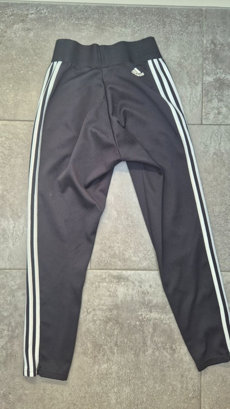 Adidas Pantaloni: Adidas Hose Damen – Usato da Allschwil venduto da lor_s7nz 1