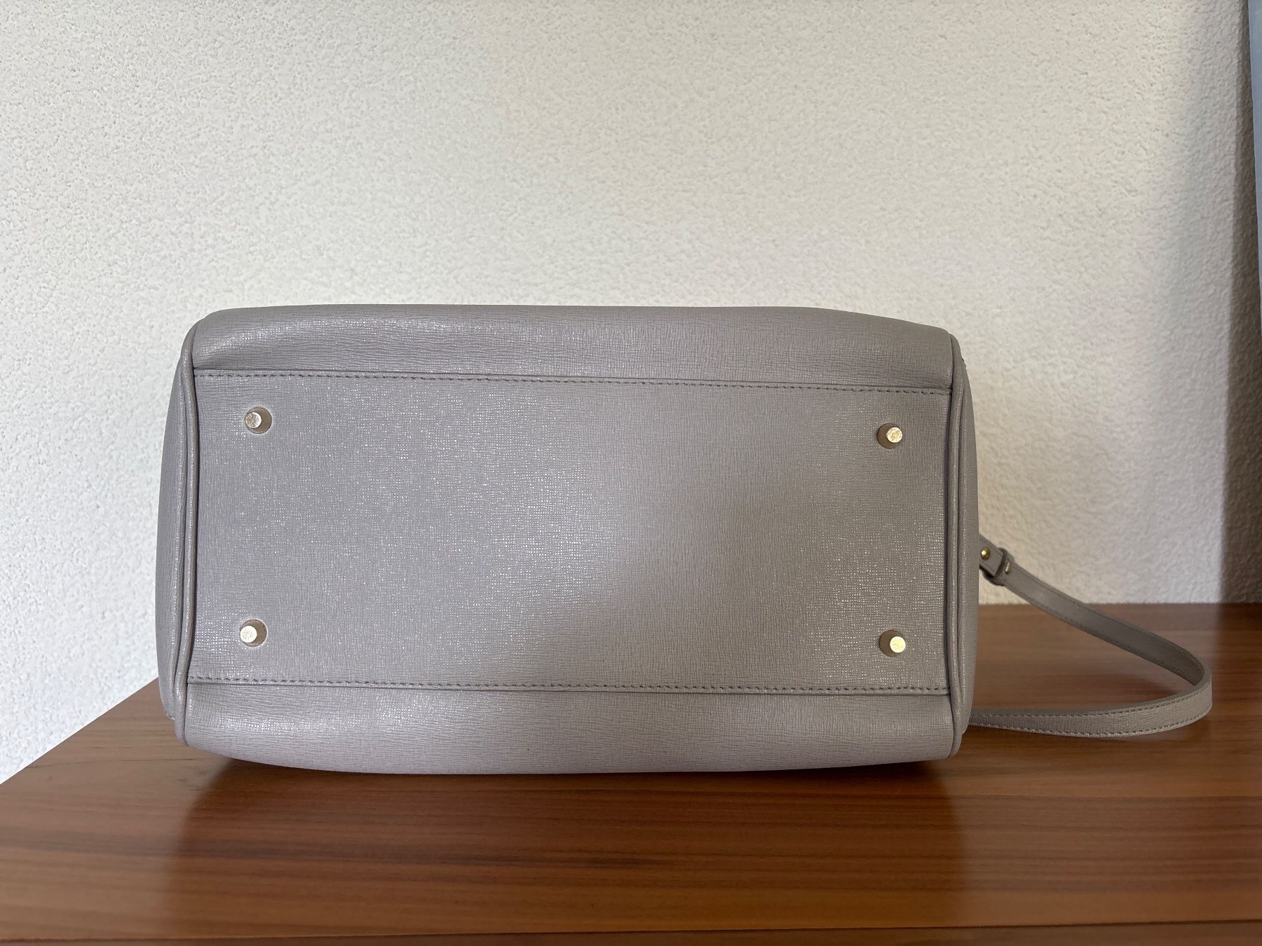 Furla Borse da donna: Wunderschöne Furla Ledertasche in Hellgrau - Top Zustand! – Usato da Tafers venduto da nad_2g7s 6