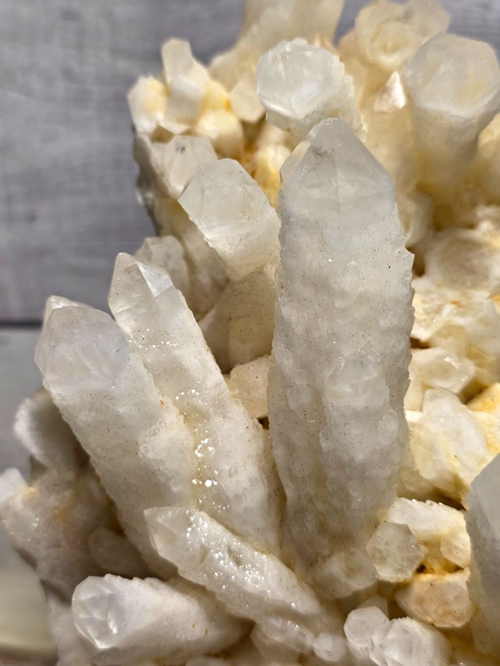 Minerali & Pietre curative: Pineapple Quarz Stufe aus Madagaskar 1.05kg – Nuovo e nell'imballaggio originale da Matzingen venduto da Shay_Crystalz 1