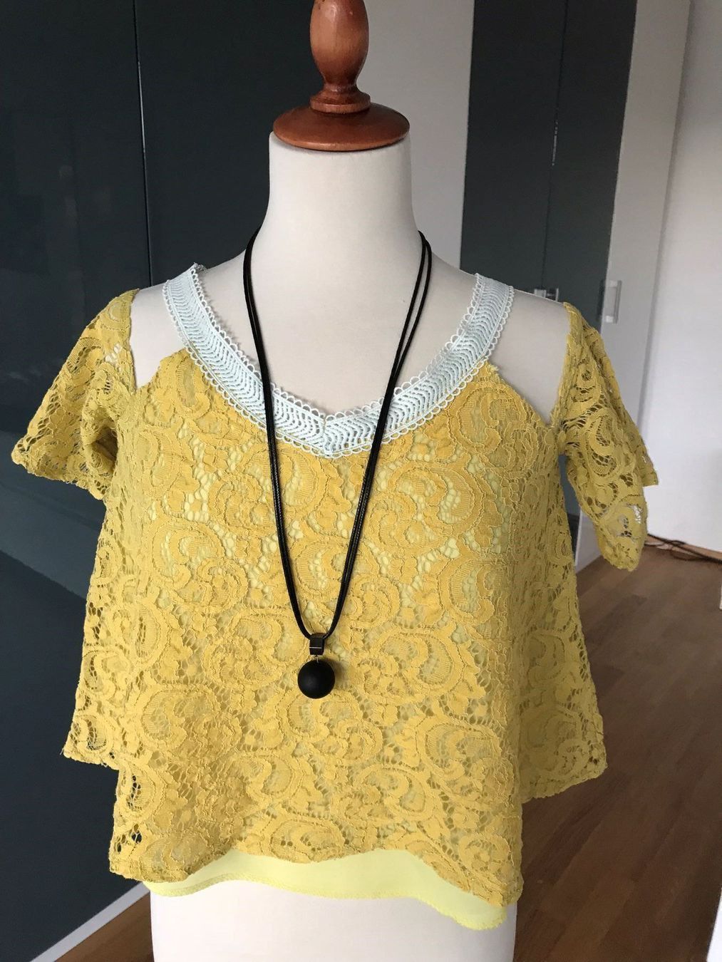 Top: gelbe summer Top  M38 – Usato da Dübendorf venduto da Levintreyer 1