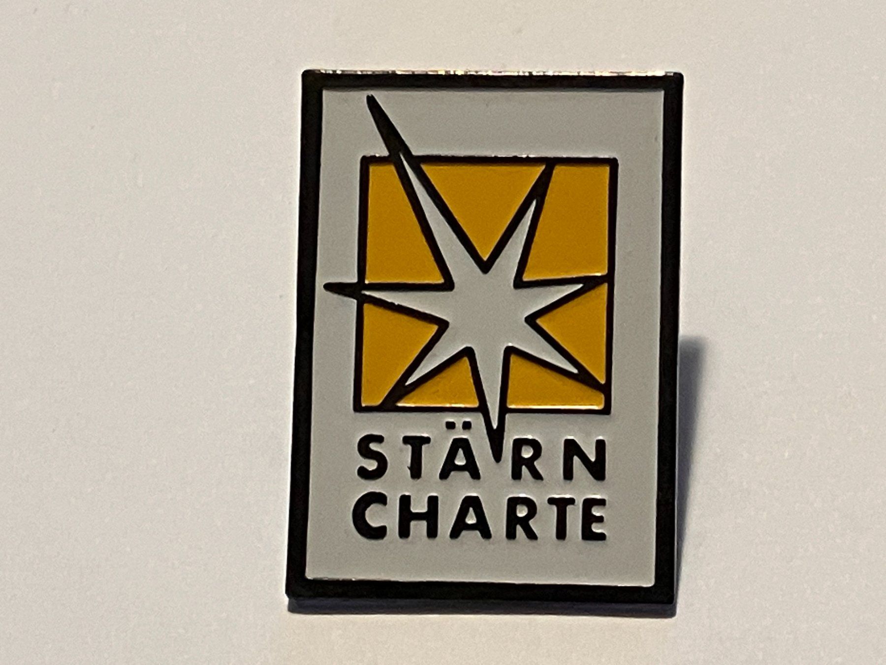 Placchette & Badge: 1 Pin Stärn Charte – Usato da Basel venduto da djwwpp