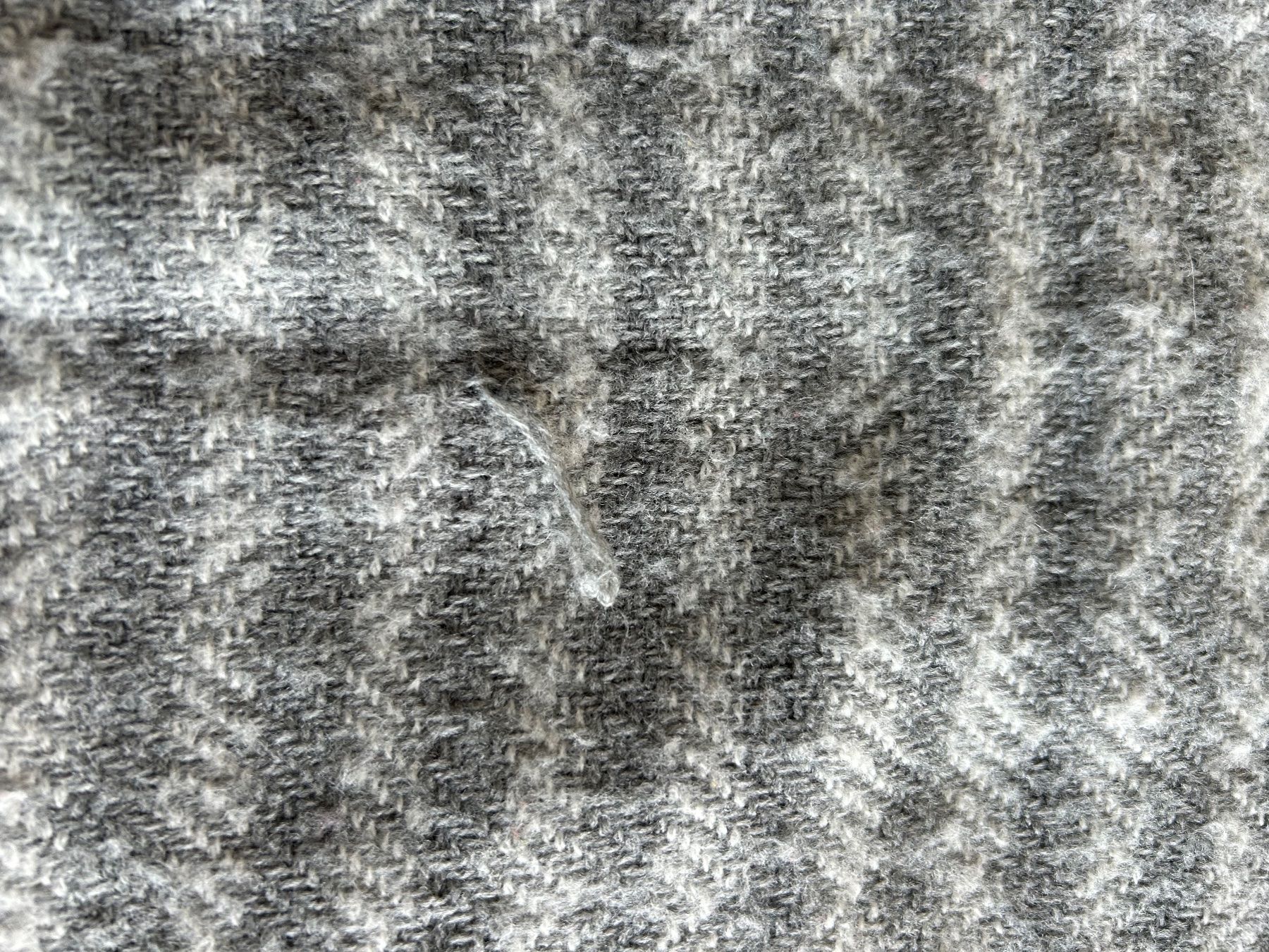 Foulard & Sciarpe: Winterschal grau gestreift – Usato da Schliern b. Köniz venduto da mar_6wsv 4