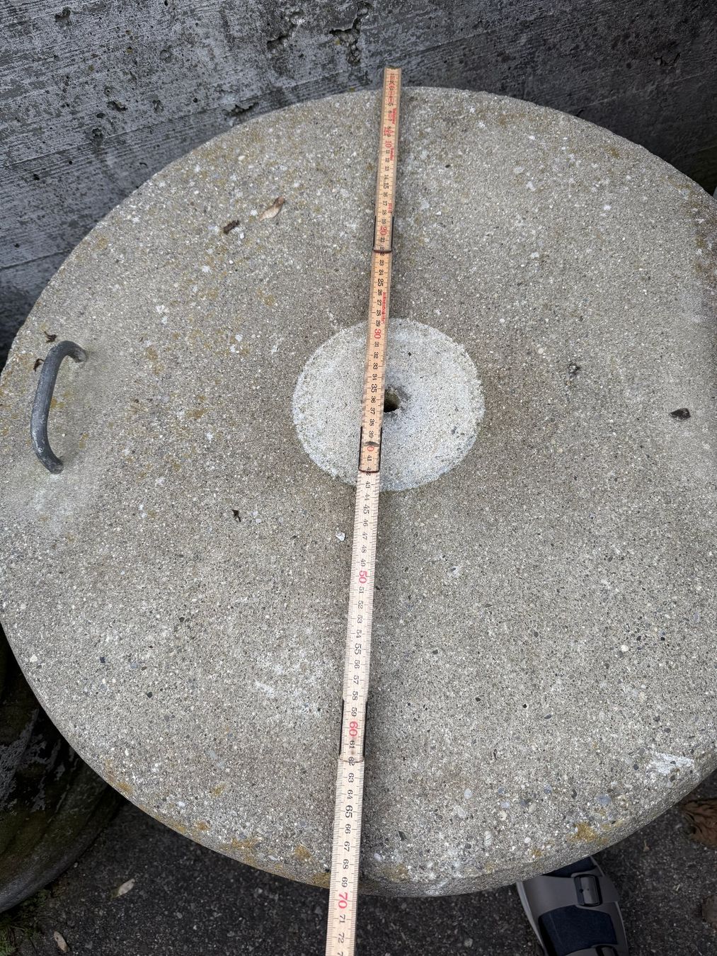 Bandiere: Fahnenmast mit Betonsockel – Usato da Altwis venduto da felderag 7