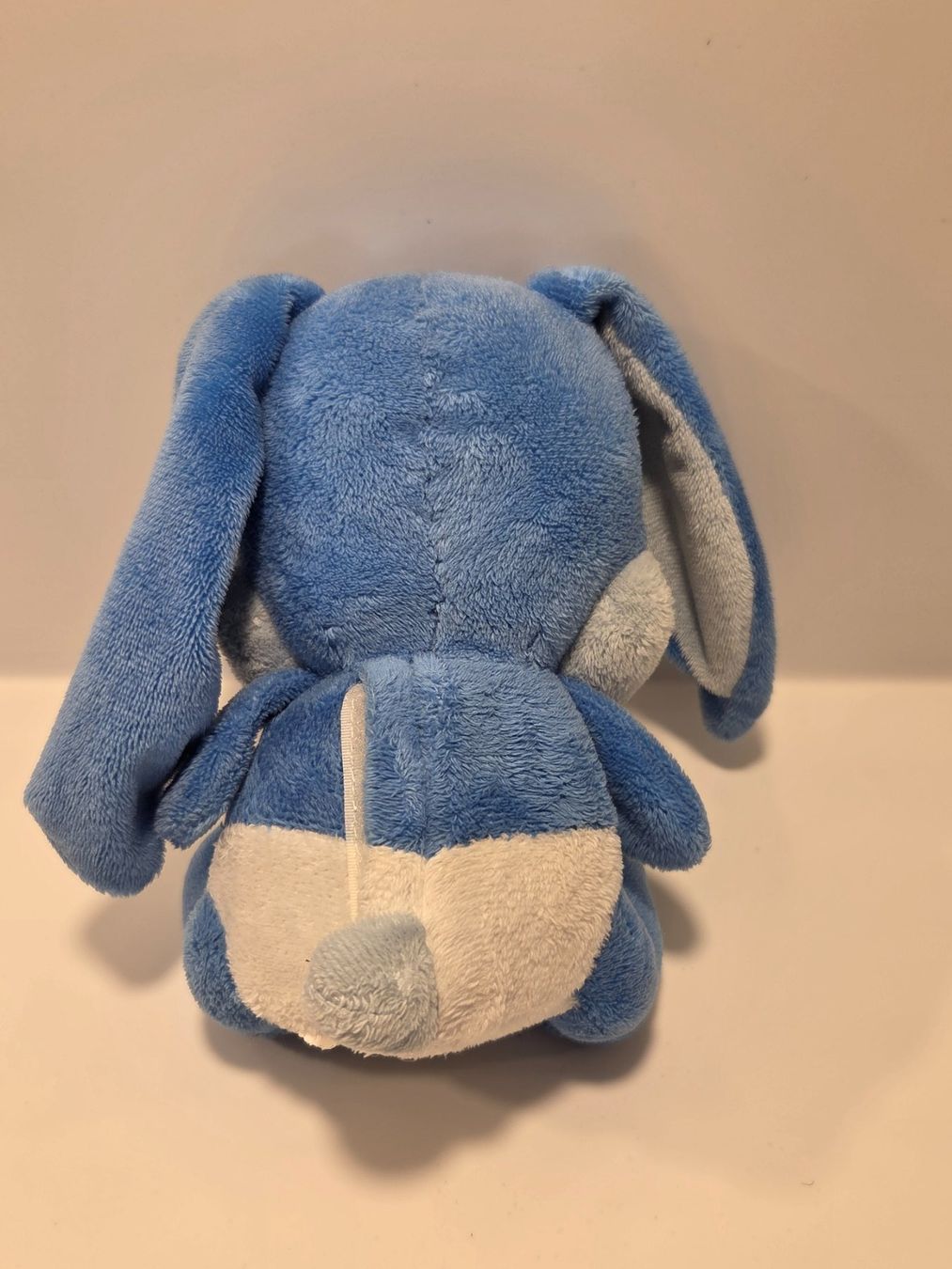 Jouets: Plüschtier Hase blau – D'occasion à Zürich par Lela-Mirela 1