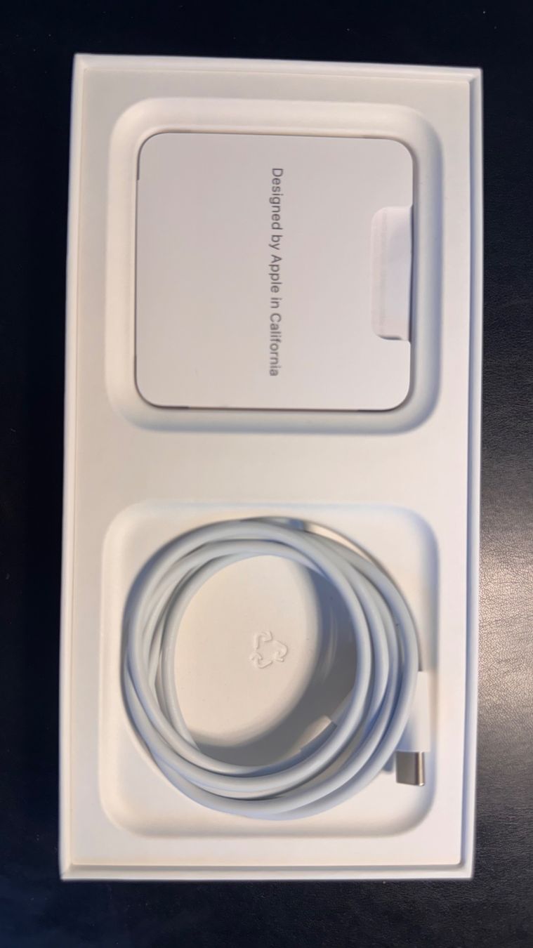 Apple Caricabatterie: MagSafe Duo Charger – Usato da Bern venduto da liv_f5lq 3