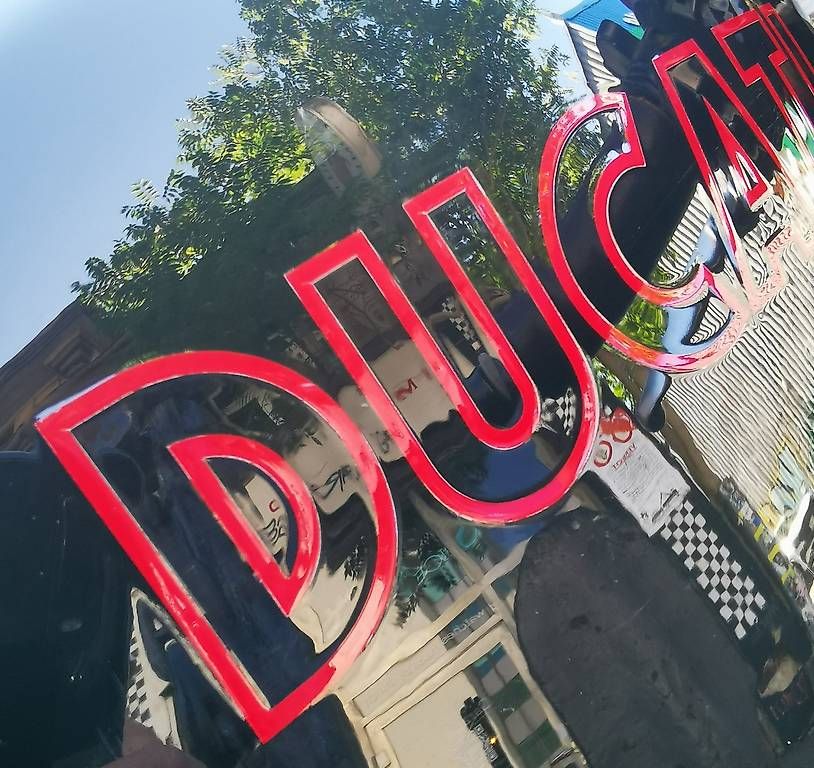Autocollants: DUCATI Logo Embleme Sticker – D'occasion à Zürich par SecondHandLife 2
