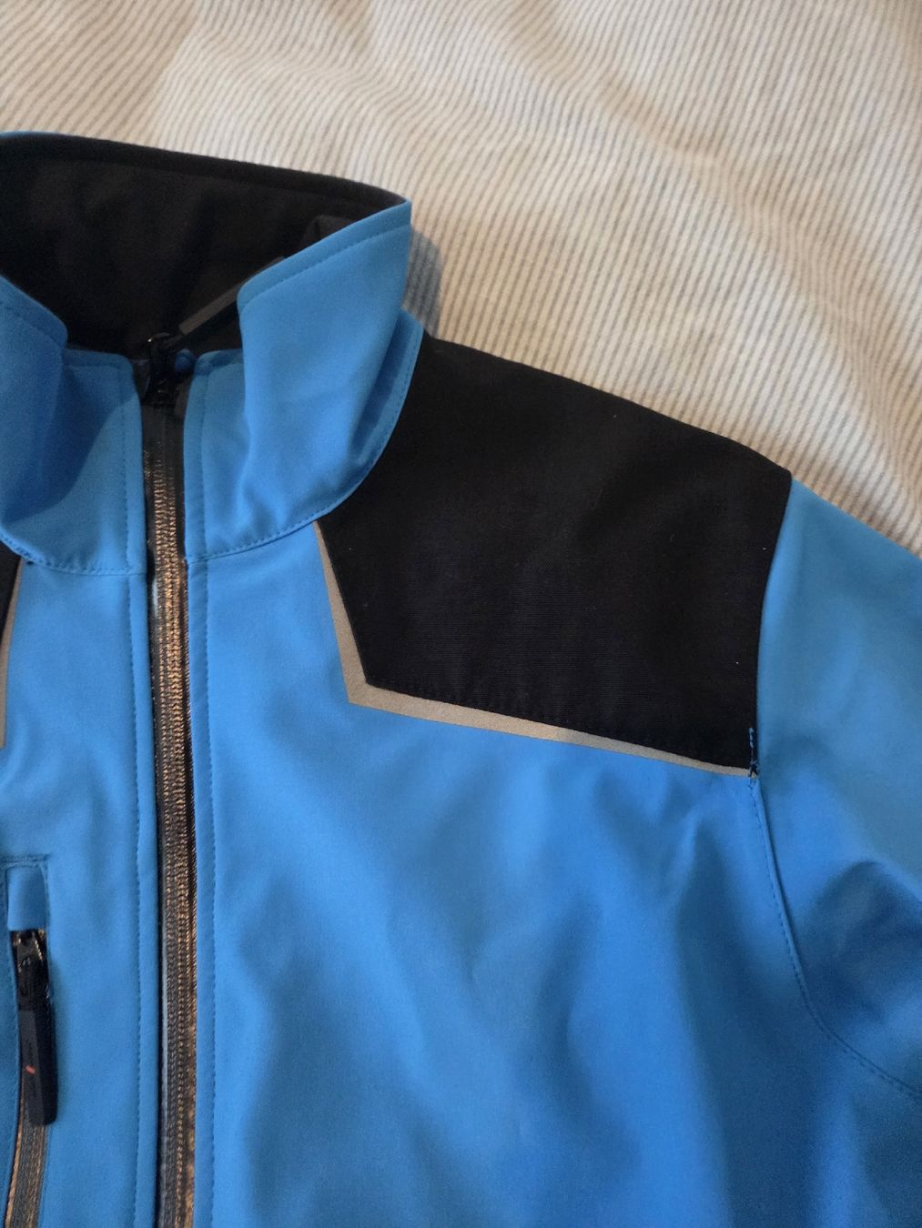 Helly Hansen Giacche: Helly Hansen Jacke, Gr. M/L 42/44 – Nuovo (secondo la descrizione) da Adlikon b.Regensdf venduto da che_xxb9 2