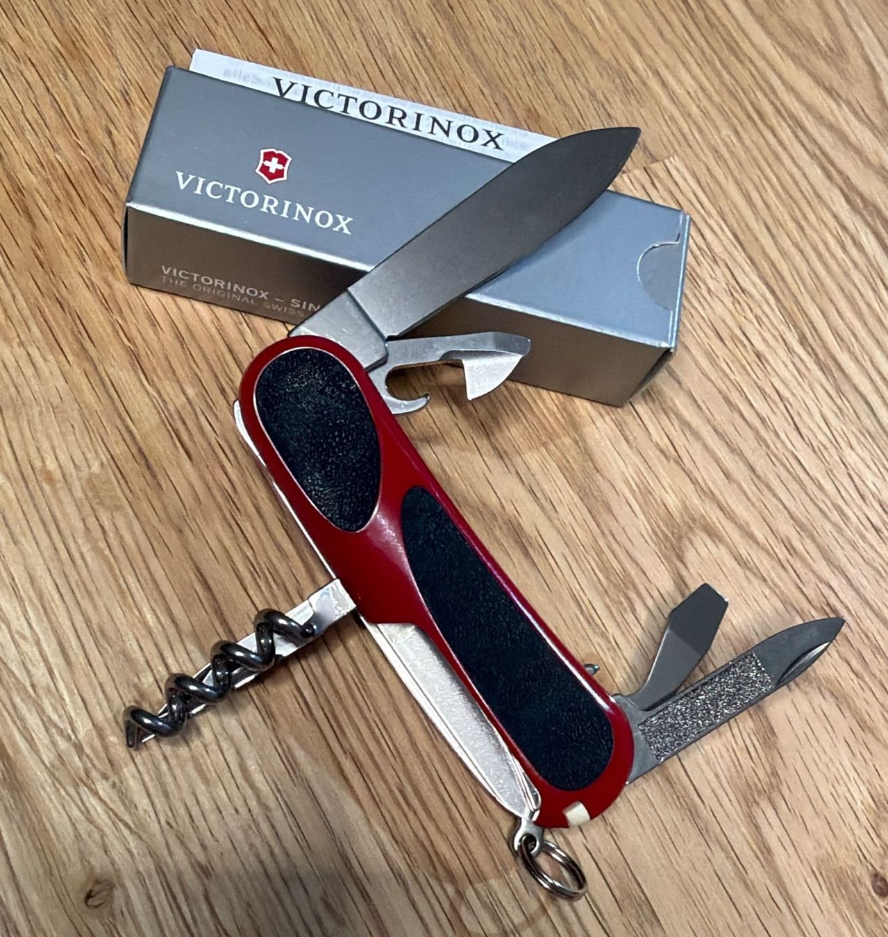 Victorinox Couteaux de poche: VICTORINOX  SACKMESSER EVOLUTION 10 GRIP – Neuf avec emballage d'origine à Zürich par Frei-Occasionen 3