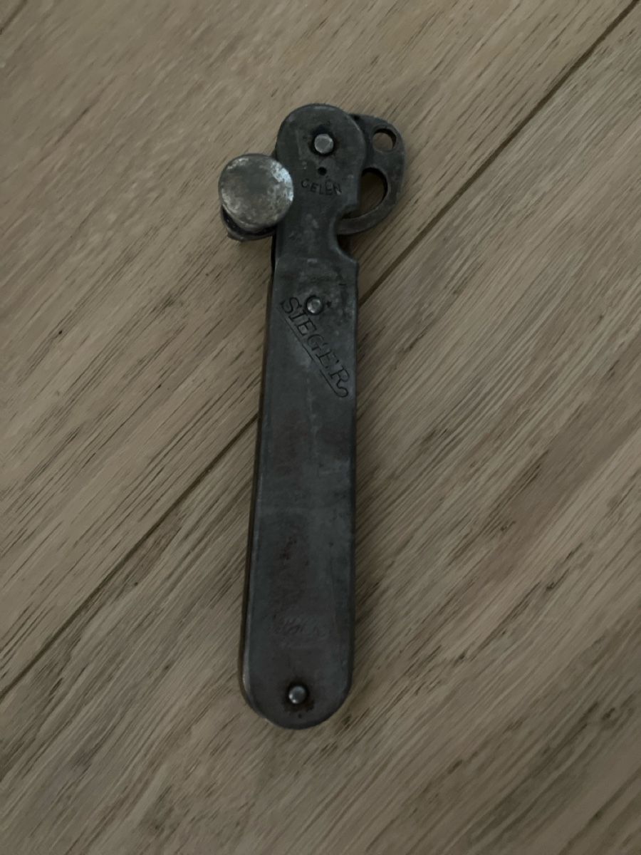 Tous les outils: Ouvre boîte vintage  – D'occasion à Bramois par rac_qmr6 1
