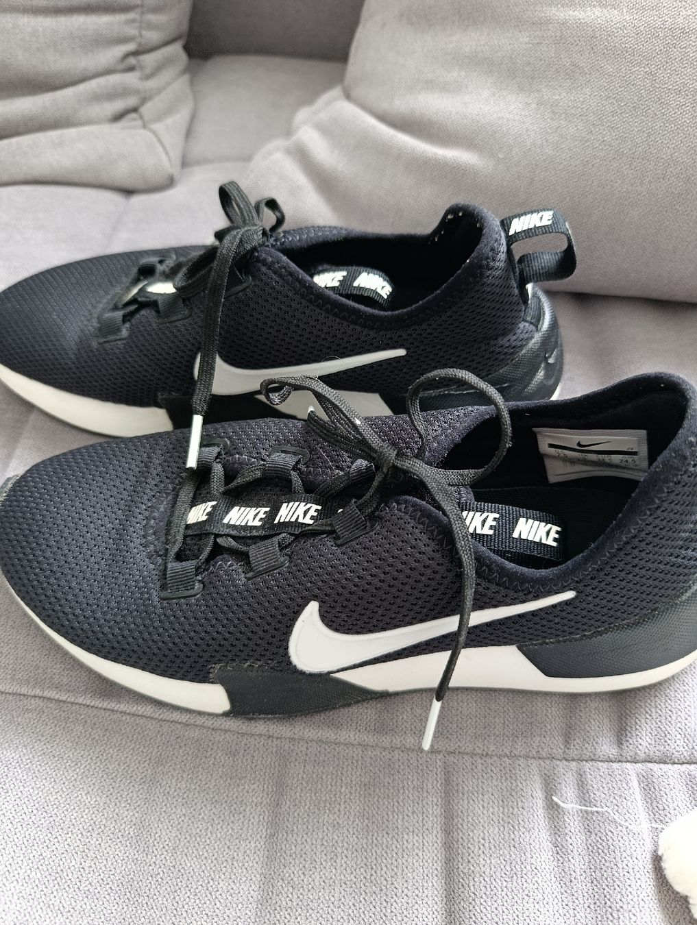 Nike Scarpe da uomo: Nike Sneaker Gr. 38.5 – Usato da Bellach venduto da TORA4