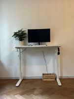 Höhenverstellbarer Schreibtisch