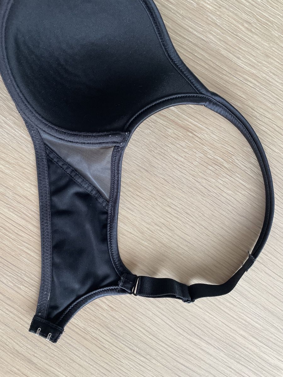 Triumph Altra biancheria intima: Triumph BH, schwarz, 70D – Usato da Schmerikon venduto da alrame 2