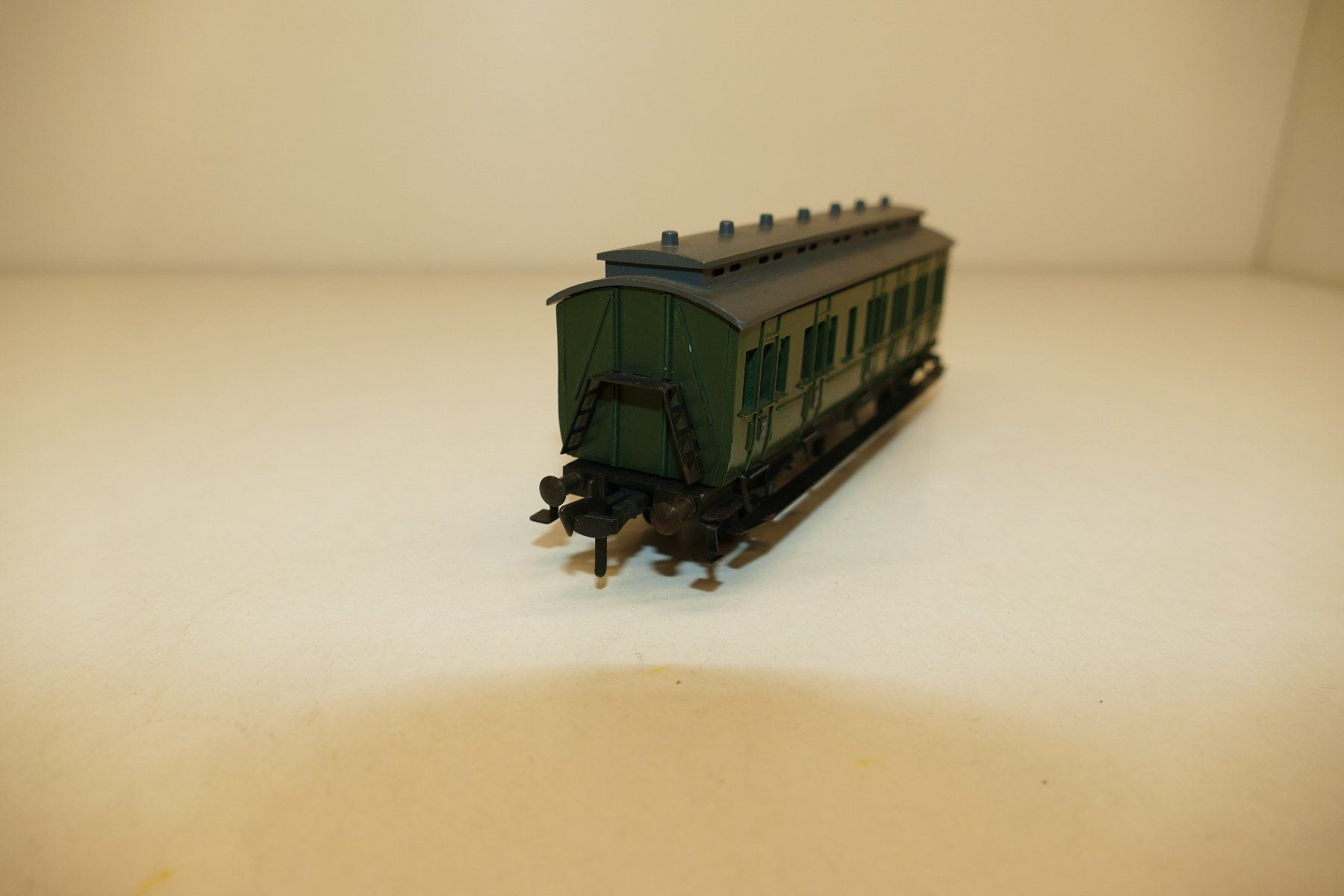 Fleischmann Modellini di ferrovie: Fleischmann H0: Personenzug Abteilwagen – Usato da Niederhasli venduto da rail-duerst 1