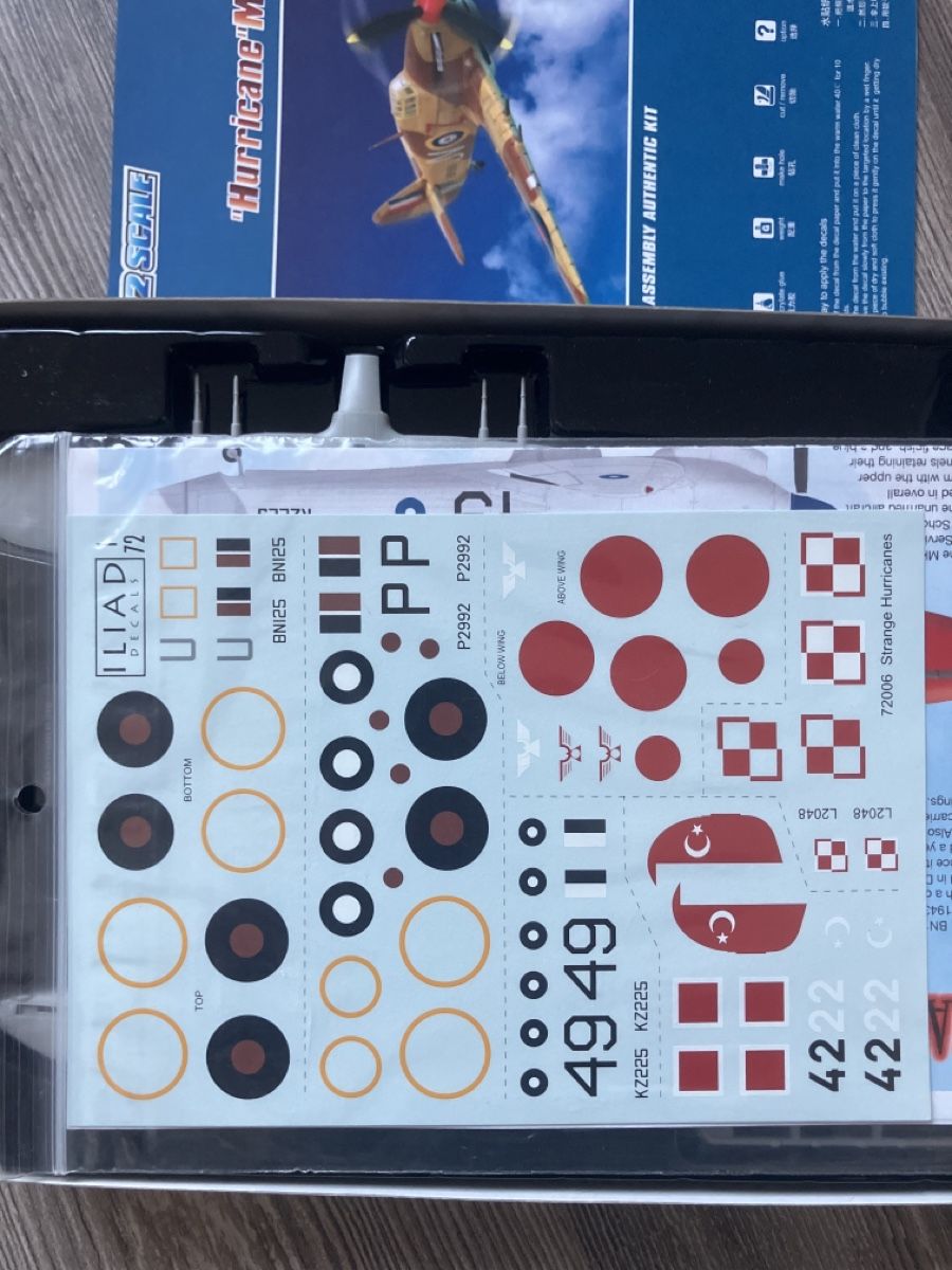 Kit di modellismo & Modellini statici: Hurricane MK-2/ Trop MIT SPECIAL DECALS – Nuovo e nell'imballaggio originale da Kloten venduto da CalcioNMore 3