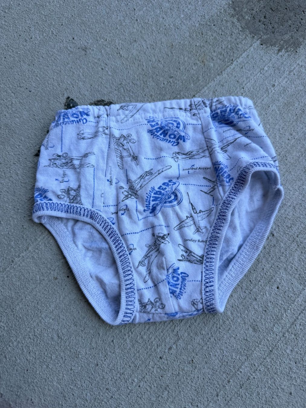 Sous-vêtements: Kinder Unterhose mit Flugzeugen – D'occasion à Riehen par ann_76jw