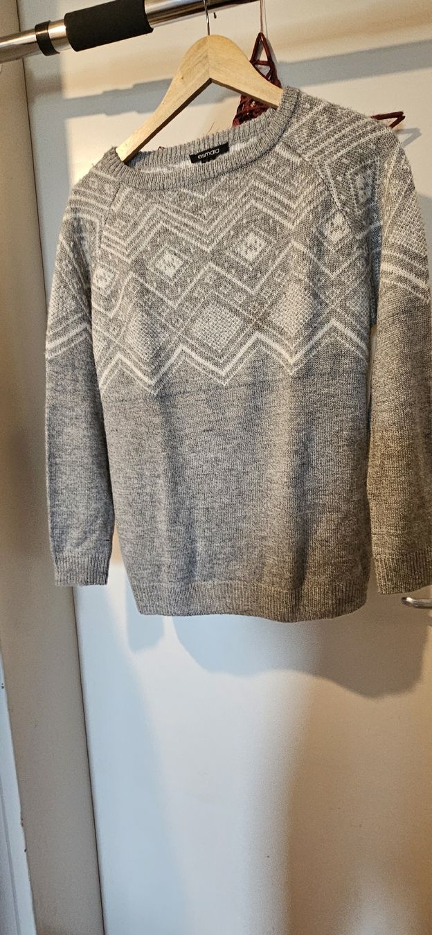 Pullover & Sweatshirts: Esmera Winter Pullover, Grösse M, warm und flauschig! – Gebraucht aus Basel von NikaV13