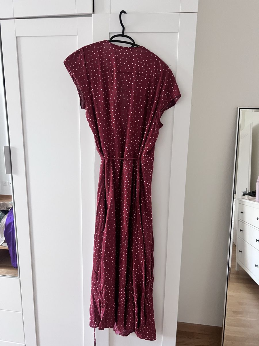 Oysho Kleider: Wickelkleid rot mit Punkten – Gebraucht aus Zürich von Mira1310 1