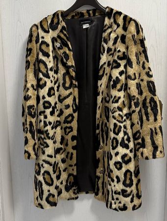 Jacke im Leo-Look