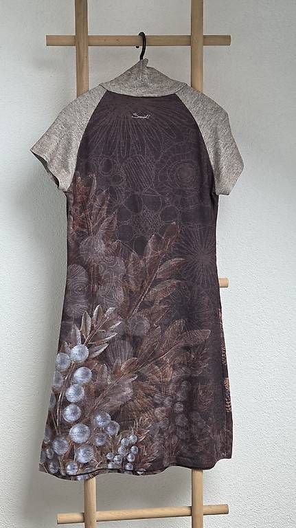 Vestiti: Robe à manches courtes / Kurzärmeliges Kleid – Usato da Mont-la-Ville venduto da Viscache 1