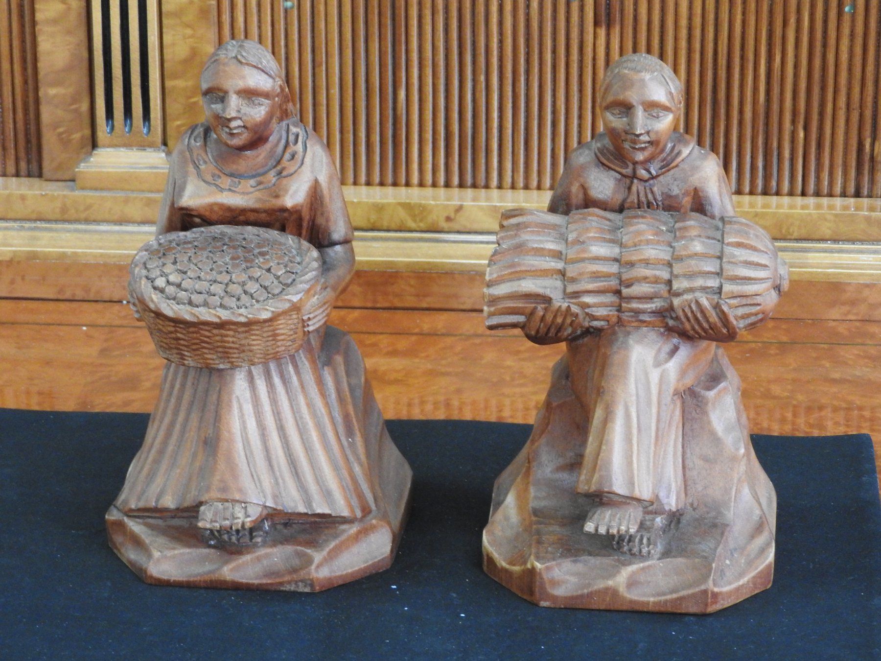 Sculture & Statue: Skulpturen / Buchstützen – Usato da Stetten AG venduto da Brissago25 1